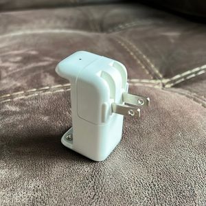 🍏Apple AA Battery Charger🍏